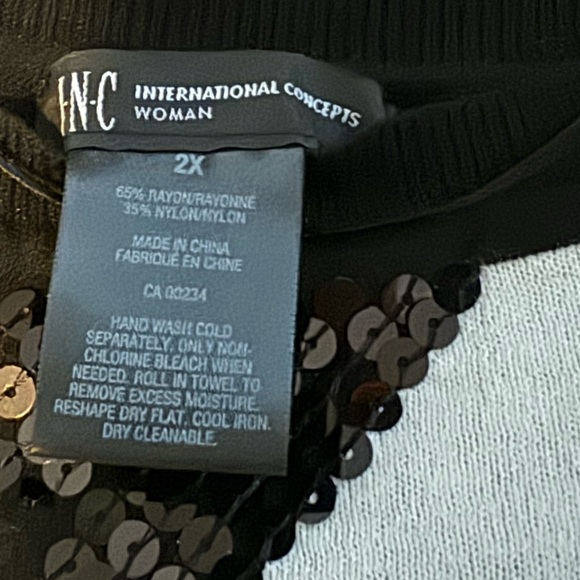 Black and White Sequin detail sweater - Picture 4 of 12